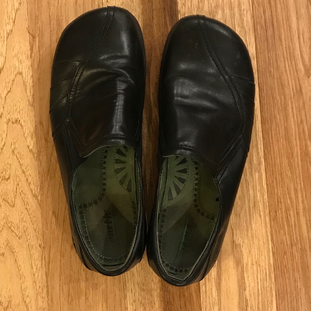 Black earth shoes